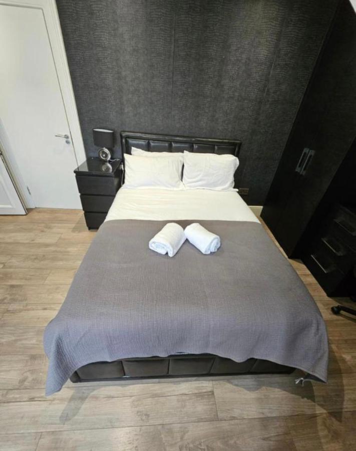 Luxury Double Room With Private Bathroom Эдинбург Экстерьер фото